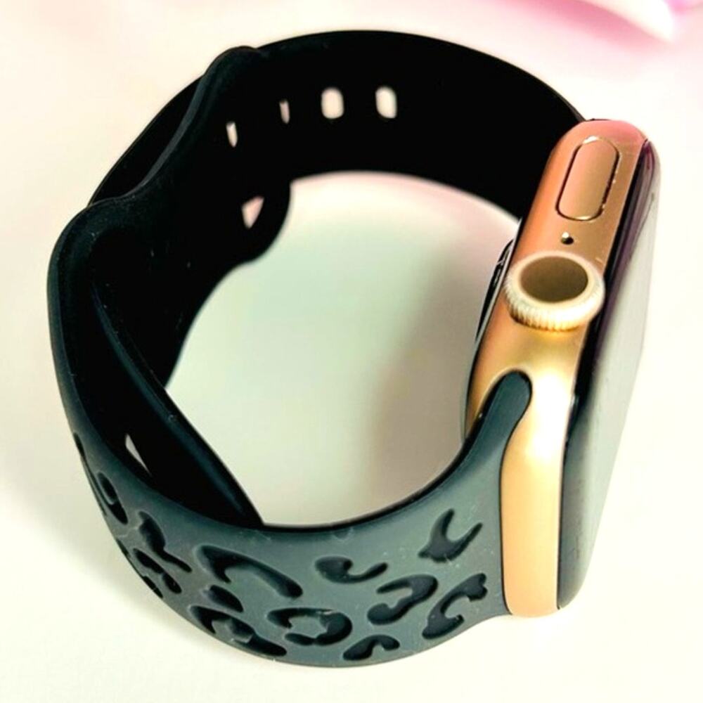 Matte Black Apple Watch Band 38 40 Silicone Strap Minimal NEW - Picture 6 of 12